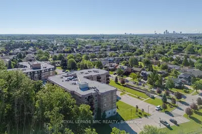 8111 Forest Glen Drive 220, Niagara Falls, On L2h 2y7