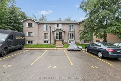 327 Northlake Drive 10, Waterloo, On N2v 1z1