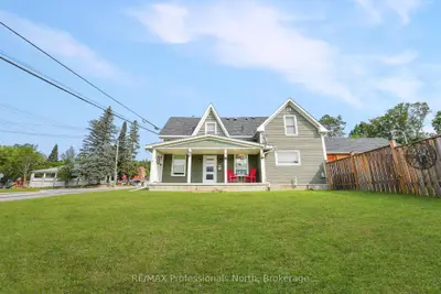 33 MAPLE Avenue, Dysart et al, ON K0M 1S0
