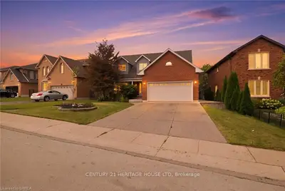 92 National Drive, Hamilton, On L8g 5b3