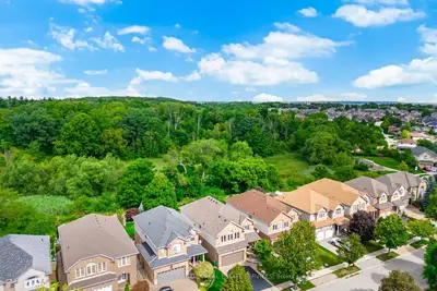 84 Meadowbank Drive, Hamilton, On L9b 2y1
