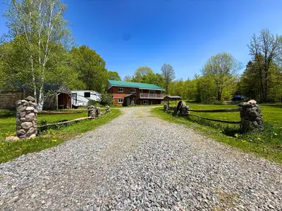 690 Hurdville Road, Mckellar, On P2a 2w7