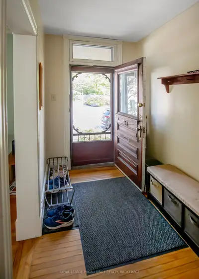 38 York Street, Kingston, On K7k 1p5