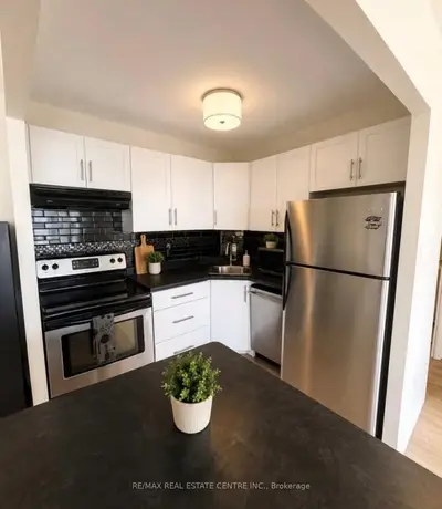 65 Highland Crescent 804, Kitchener, On N2m 5m8