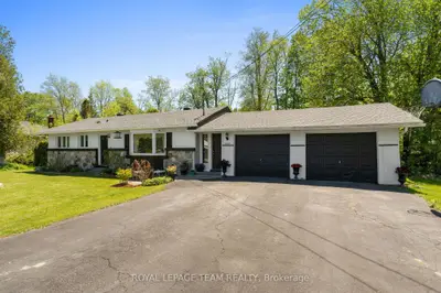 5643 Ficko Crescent, Blossom Park - Airport And Area, On K1x 1h3