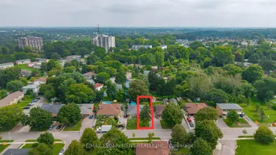 220 CAIRN Street, London South, ON N5Z 3W7