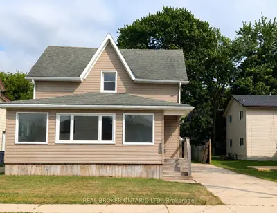 368 Wellington Avenue S, North Perth, On N4w 2j2