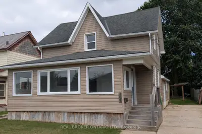 368 Wellington Avenue S, North Perth, On N4w 2j2