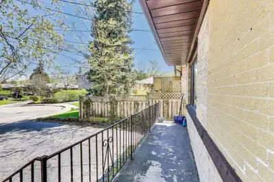 68 Harold Court, Hamilton, On L8s 2r9