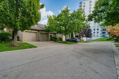 270 North Centre Road 11, London North, On N6g 5e2