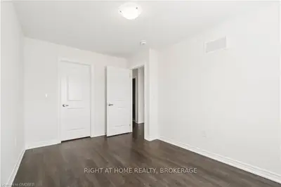 40 Zinfandel Drive 8, Hamilton, On L8e 0l1