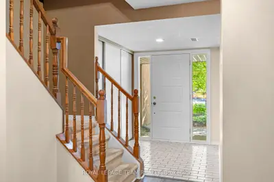 8 Mannington Court, Barrhaven, On K2j 4a1
