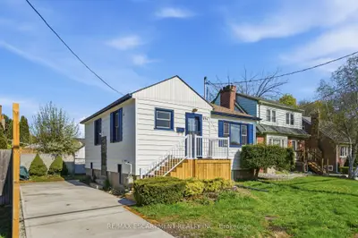 894 Garth Street, Hamilton, On L9g 4k9
