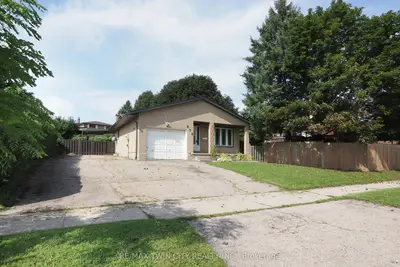 870 Strasburg Road, Kitchener, On N2e 2k4