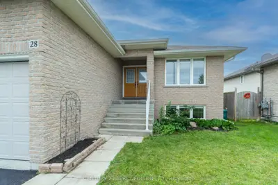 28 FREEDOM Crescent, Quinte West, ON K8V 0C1