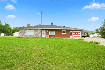 54 Ottawa Street, Laurentian Hills, On K0j 1j0