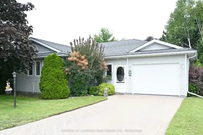 1 Reynolds Place N, Prince Edward County, On K0k 3l0