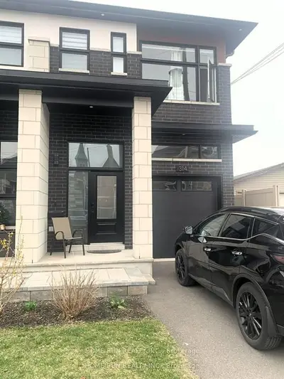 314 CYR Avenue A, Vanier and Kingsview Park, ON K1L 7N7