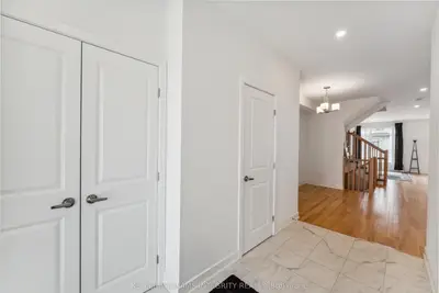 330 Makobe Lane, Blossom Park - Airport And Area, On K4m 0m1