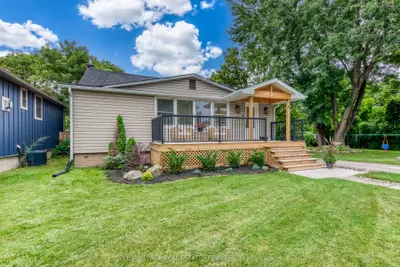 6 Rembe Avenue, Hamilton, On L8h 7g6