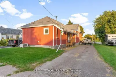 44 Lacroix Bay Road, Whitewater Region, On K0j 2l0