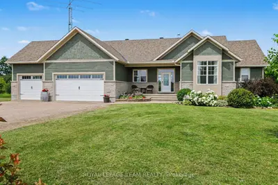 10 Old Kingston Road, Rideau Lakes, On K0g 1l0