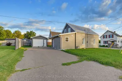81 Bank Street S, Renfrew, On K7v 2e7
