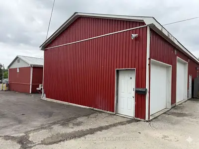 700 York Road Unit B & C, Guelph, On N1e 6a5