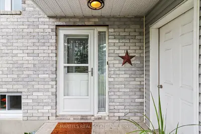 879 Lawrence Street, Clarence-rockland, On K4k 1m8