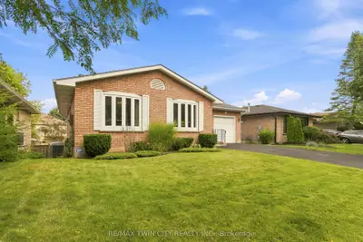 22 Allensgate Drive, Brantford, On N3v 1c8