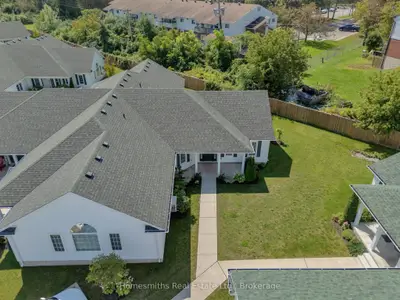 300 Croft Street 404, Port Hope, On L1a 0e1