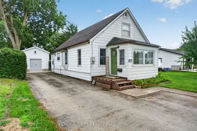 422 Metcalfe Street W, Strathroy-caradoc, On N7g 1n7