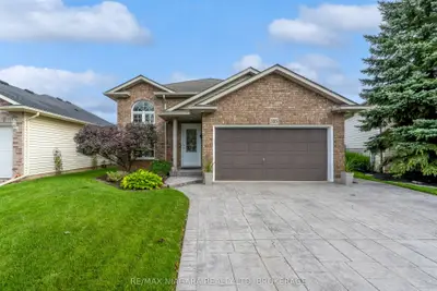 325 LEA Crescent, Welland, ON L3C 7J8