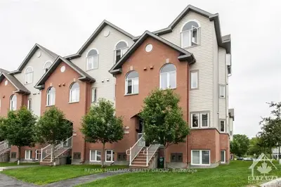 49 Jardin Private 337, Manor Park - Cardinal Glen And Area, On K1k 2v8