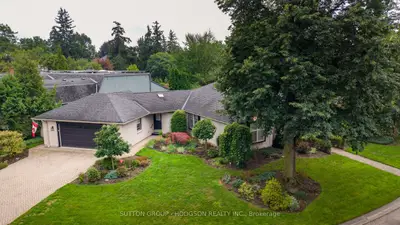 19 Tallwood Circle, London North, On N5x 2s1