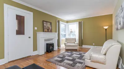 123 Elliott Street, London East, On N5y 2e8