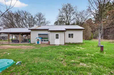 14 Glastonbury Road, Addington Highlands, On K0h 2g0