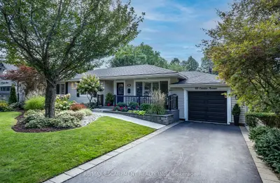 66 Garden Avenue, Hamilton, On L9g 2j5