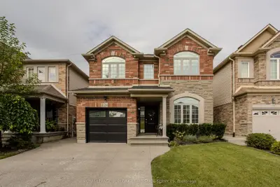 24 Newcastle Court, Hamilton, On L8v 0a6