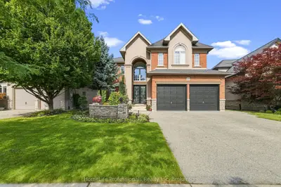 123 Tollgate Drive, Hamilton, On L9g 5c9