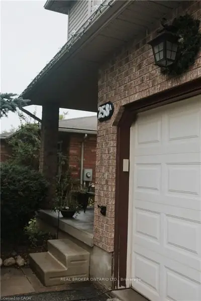 258 Inverhuron Crescent Unit A, Waterloo, On N2v 2h5