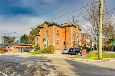 102 West Avenue S 2, Hamilton, On L8n 2s3