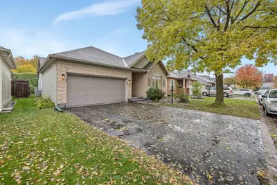13 FIELDCREST Avenue, Barrhaven, ON K2J 4W7
