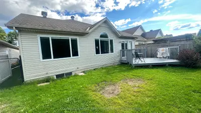 13 FIELDCREST Avenue, Barrhaven, ON K2J 4W7