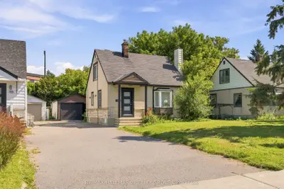 929 Merivale Road, Carlington - Central Park, On K1z 5z7