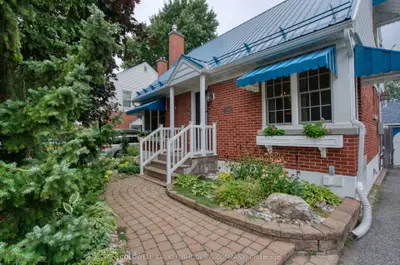 1329 Larose Avenue, Carlington - Central Park, On K1z 7x4