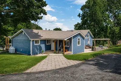 14 Eastern Avenue, Prince Edward County, On K8n 4z1