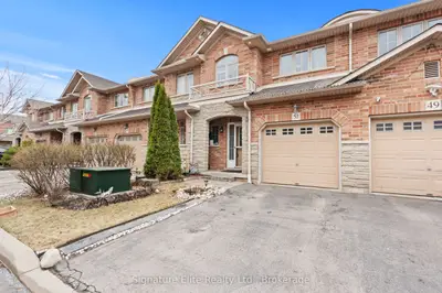 51 Marina Point Crescent, Hamilton, On L8e 0e4