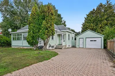 617 Roy Street W, Laurentian Valley, On K8a 6r9