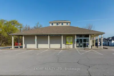 5529 62 Highway S, Prince Edward County, On K8n 4z7